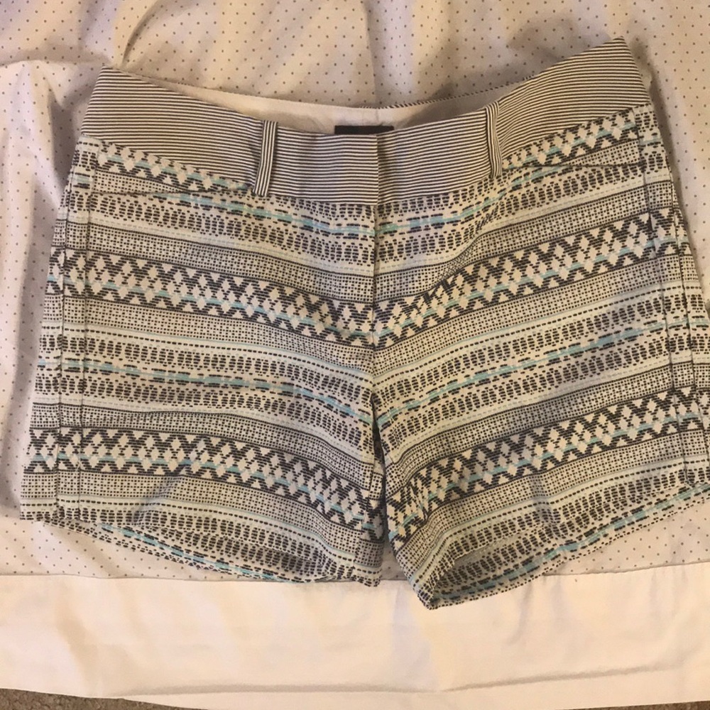 The Limited Stitched Pattern Shorts